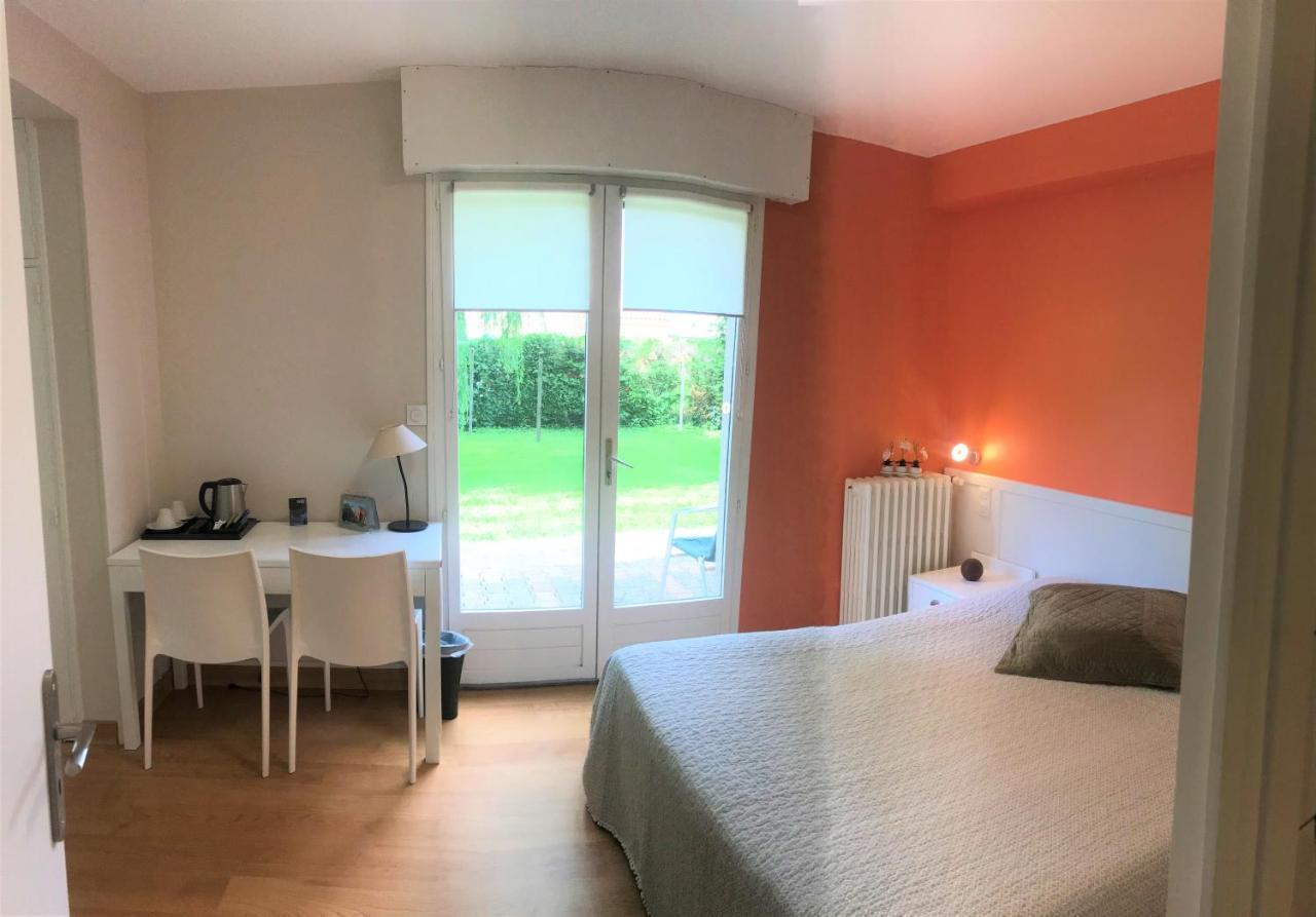 Le Clos Fleuri - Maison Vigier Maringues Exteriér fotografie